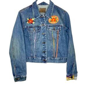 NWT GAP 1969 Floral Embroidered Jean Jacket M Boho Distressed Blue Denim NEW